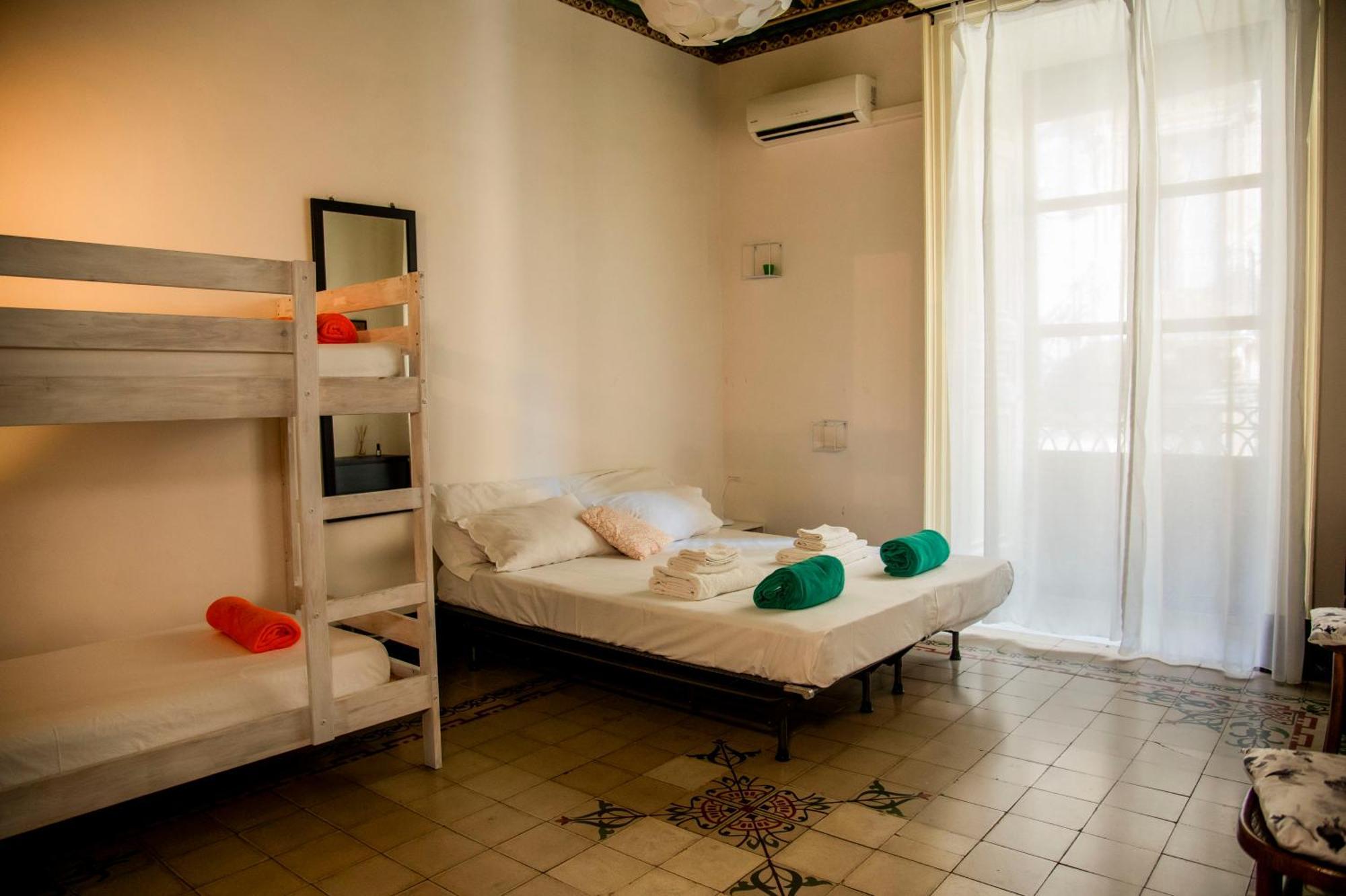 Mitha'S Rooms Catania Eksteriør billede