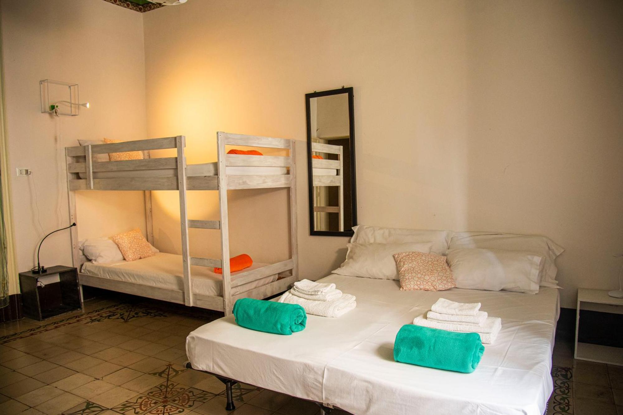 Mitha'S Rooms Catania Eksteriør billede
